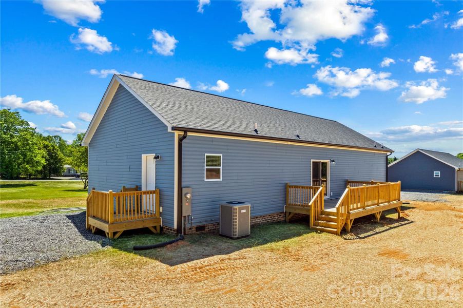 Exterior details and patio area of a home in , Catawba (Image 24).