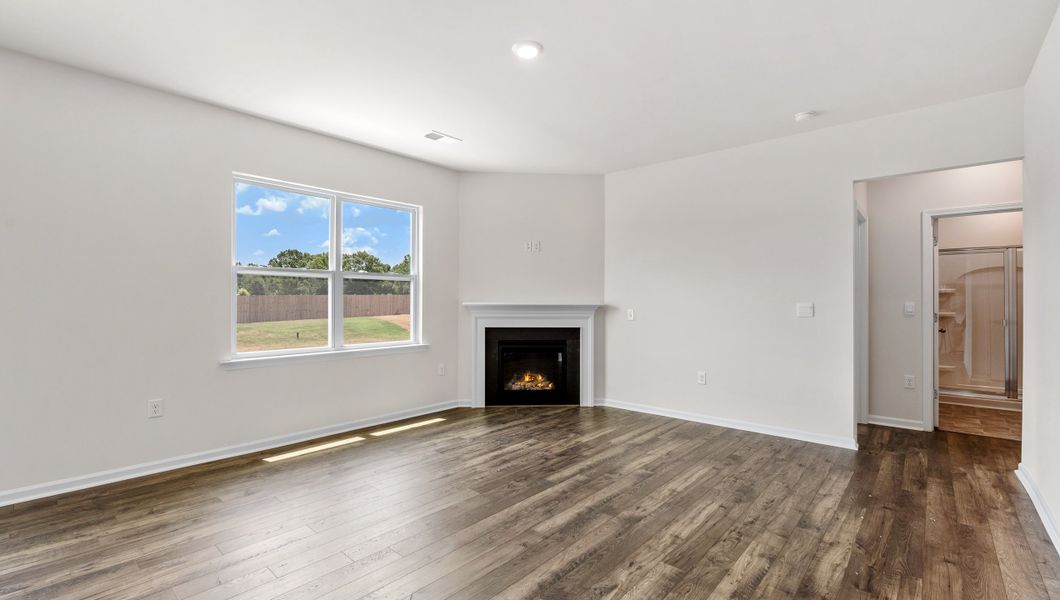 Spacious, unfurnished interior of a new home in Benjamin's Grove, Woodruff (Image 19).