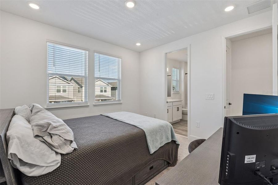 Furnished interior view inside a new home in , Winter Garden (Image 41).