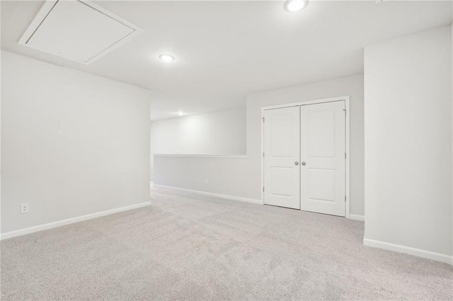 Spacious, unfurnished interior of a new home in Fairview Lake, Conyers (Image 52).