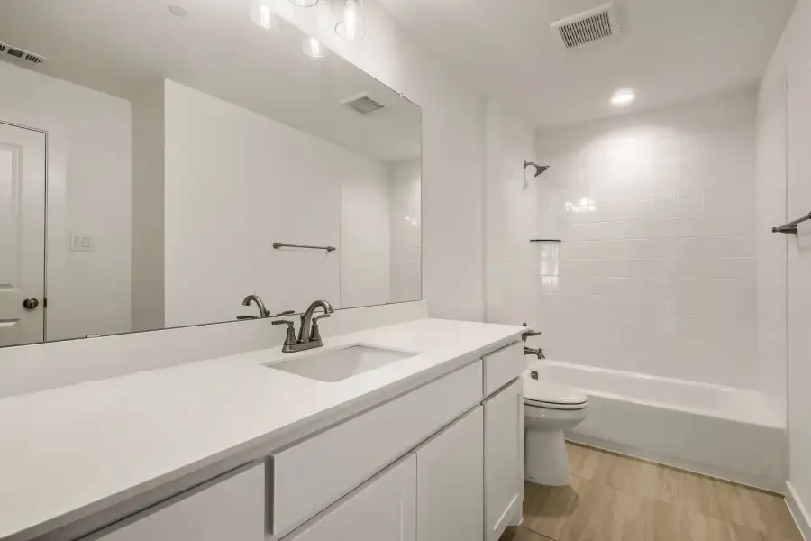 3156 Sir River - Full Bathroom