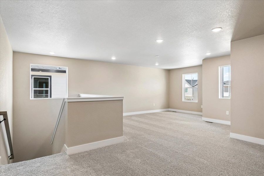 Spacious, unfurnished interior of a new home in The Trails at Aspen Ridge, Colorado Springs (Image 19).
