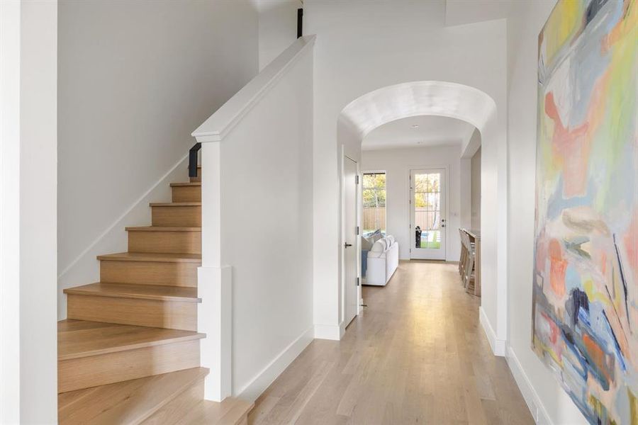 Spacious, unfurnished interior of a new home in , Dallas (Image 28).