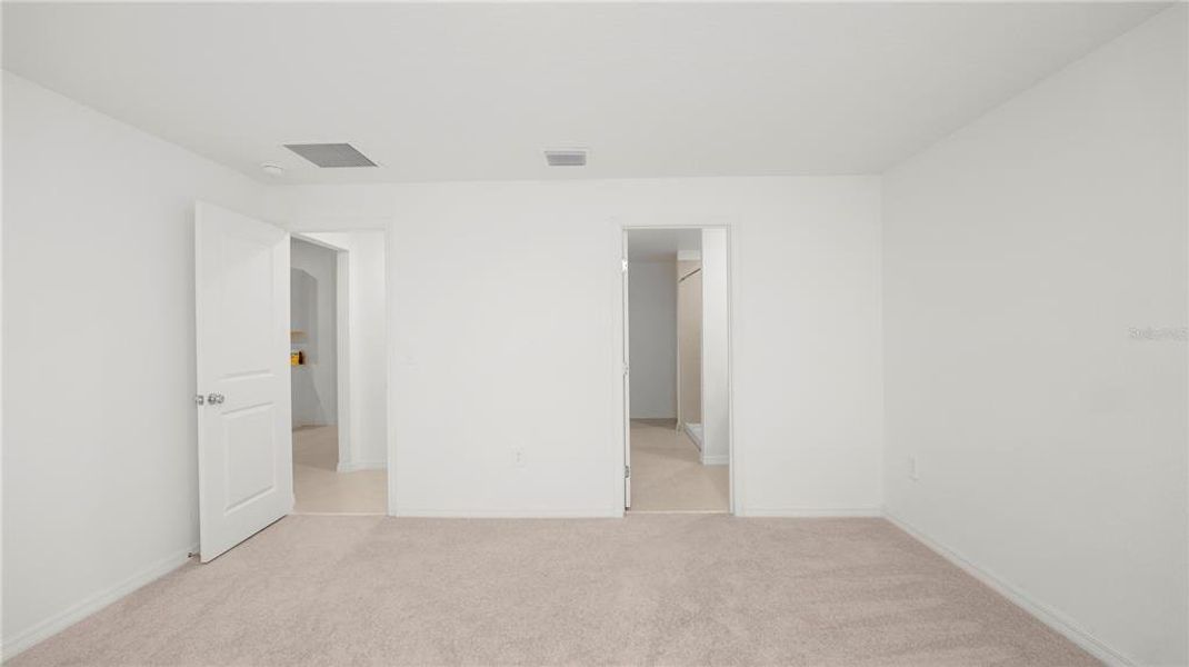 Spacious, unfurnished interior of a new home in Cypress Point at Lake Parker: The Estates, Lakeland (Image 37).