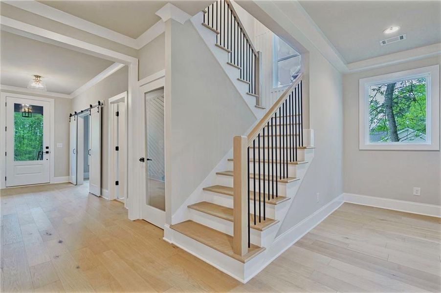 Spacious, unfurnished interior of a new home in , Atlanta (Image 24).