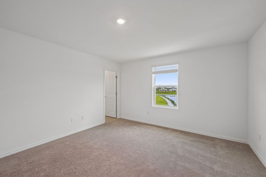 Spacious, unfurnished interior of a new home in Skye Ranch Community Group Page, Sarasota (Image 9).
