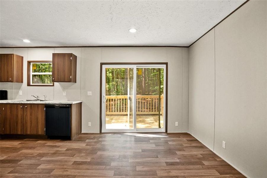 Spacious, unfurnished interior of a new home in , Ellijay (Image 21).