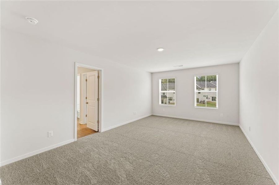 Spacious, unfurnished interior of a new home in Sherwood Square, Flowery Branch (Image 19).