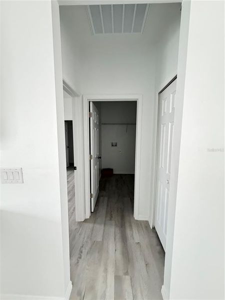 Spacious, unfurnished interior of a new home in , Lakeland (Image 20).