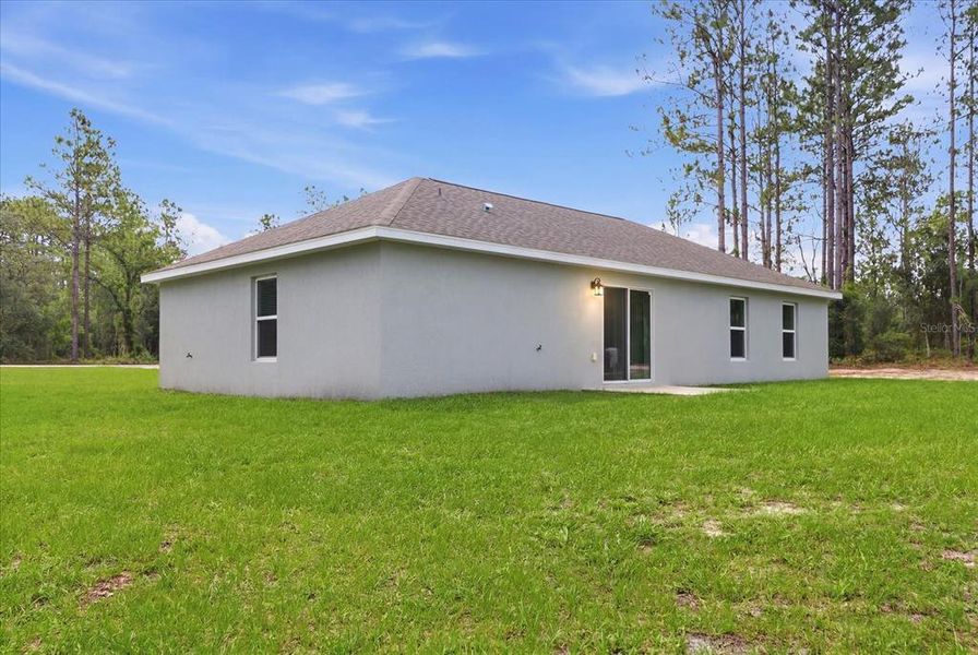 Exterior details and patio area of a home in , Dunnellon (Image 21). Exterior details and patio area of a home in , Dunnellon (Image 21).