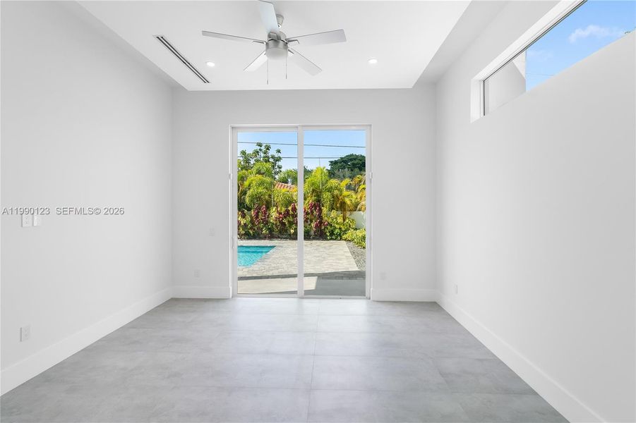 Spacious, unfurnished interior of a new home in , Doral (Image 14).
