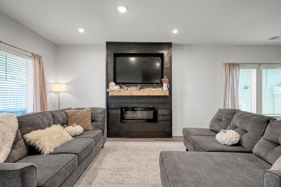 Furnished interior view inside a new home in Summerwood Trails, Willis (Image 27). Furnished interior view inside a new home in Summerwood Trails, Willis (Image 27).