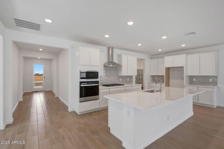 1025_Crimson_14786_Kitchen