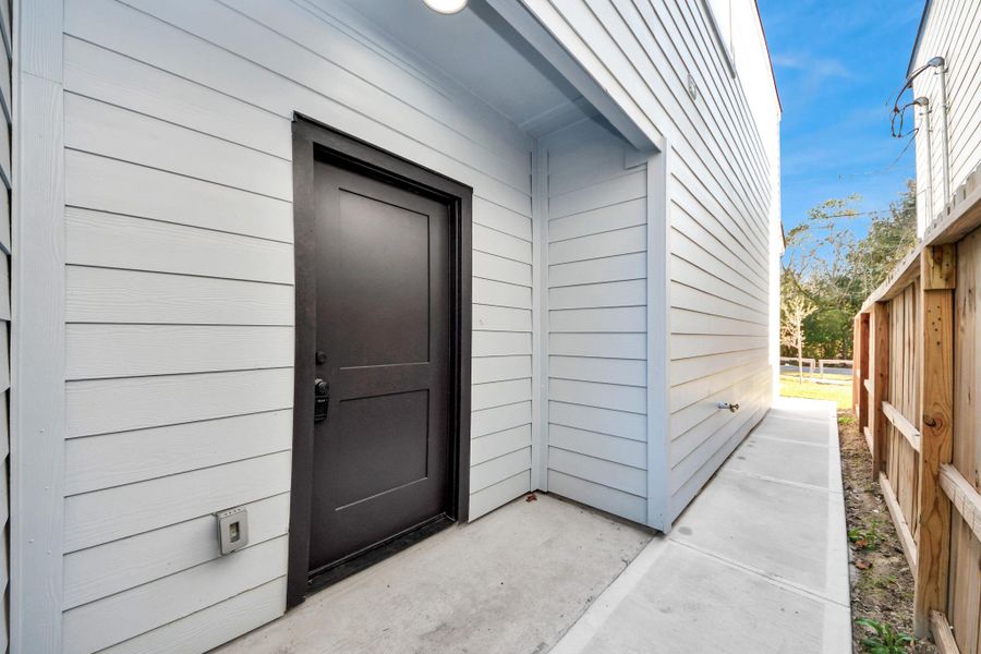 Entrance on the side of the house.