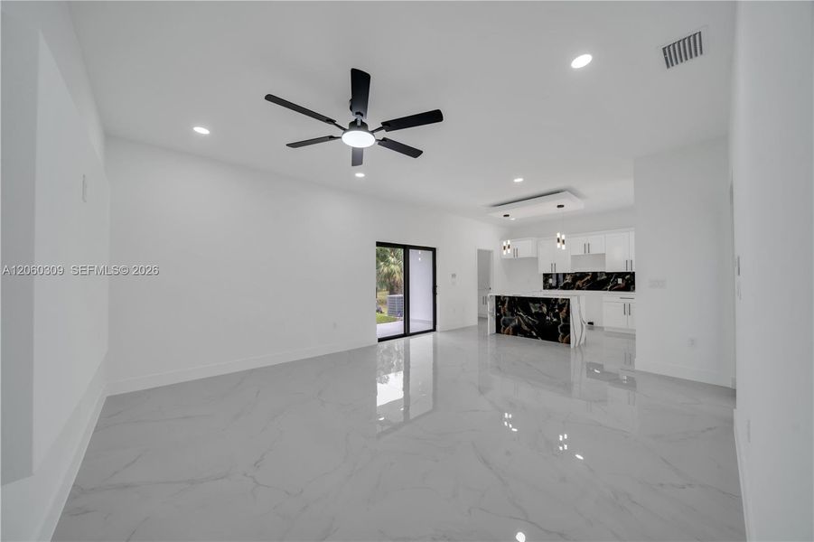 Spacious, unfurnished interior of a new home in , Lehigh Acres (Image 22).