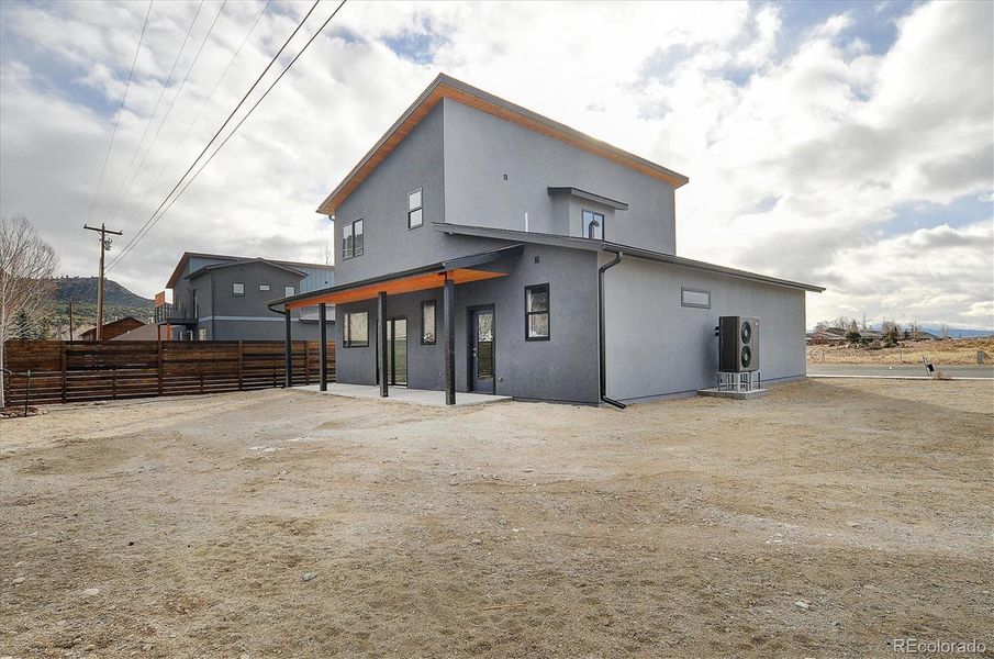 Exterior details and patio area of a home in , Buena Vista (Image 3).