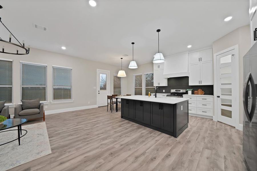 Furnished interior view inside a new home in , Fort Worth (Image 8).