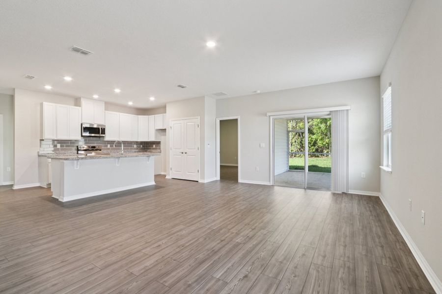 Representative unfurnished interior of a home built from the Ashton by Maronda Homes in Brookshire Green, Kingsland (Image 15).