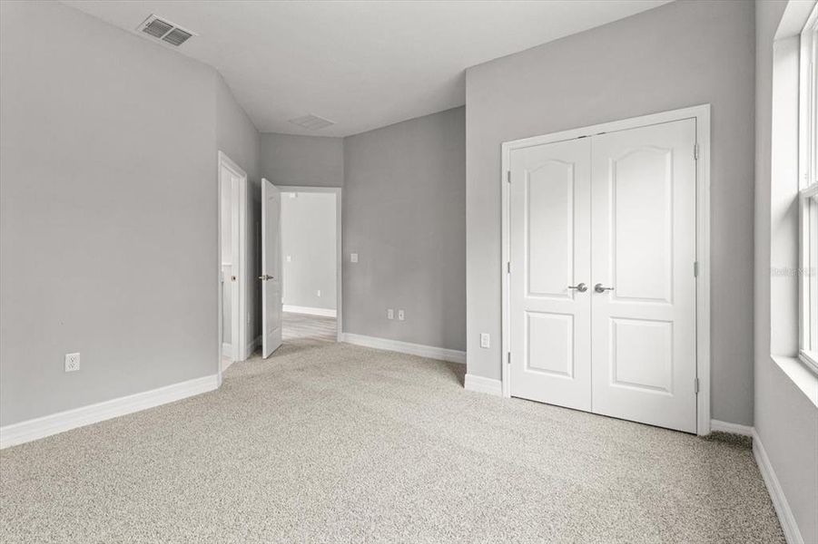 Spacious, unfurnished interior of a new home in , Homosassa (Image 12).