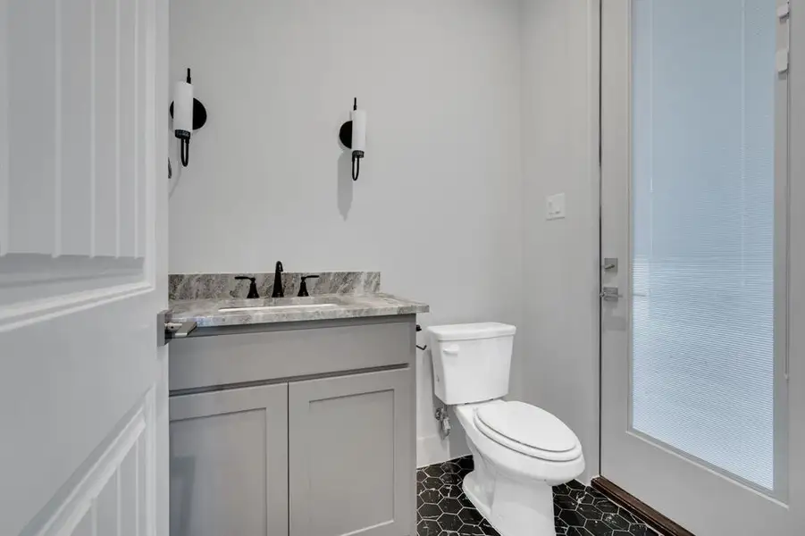 Furnished interior view inside a new home in , Midlothian (Image 6).