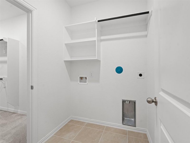 Spacious, unfurnished interior of a new home in Brookewater, Rosenberg (Image 32).