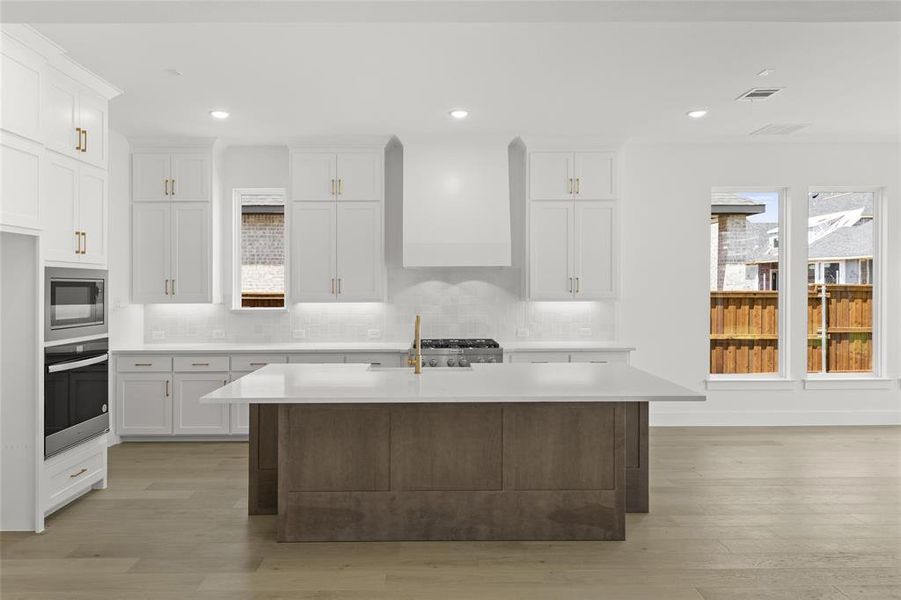 4013 Linear  Kitchen