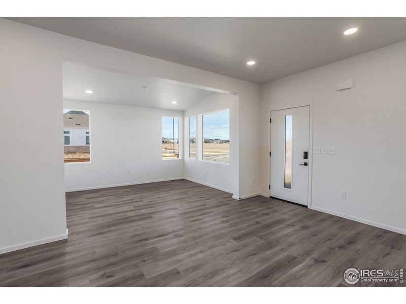 Spacious, unfurnished interior of a new home in , Timnath (Image 20).