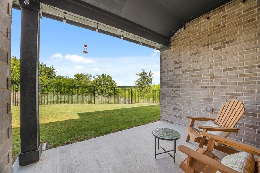 Exterior details and patio area of a home in , Venus (Image 22).