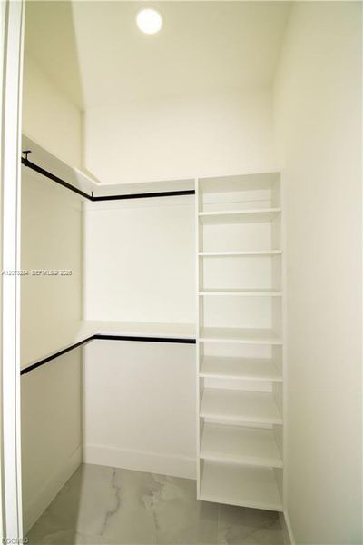 Spacious, unfurnished interior of a new home in , Lehigh Acres (Image 39).