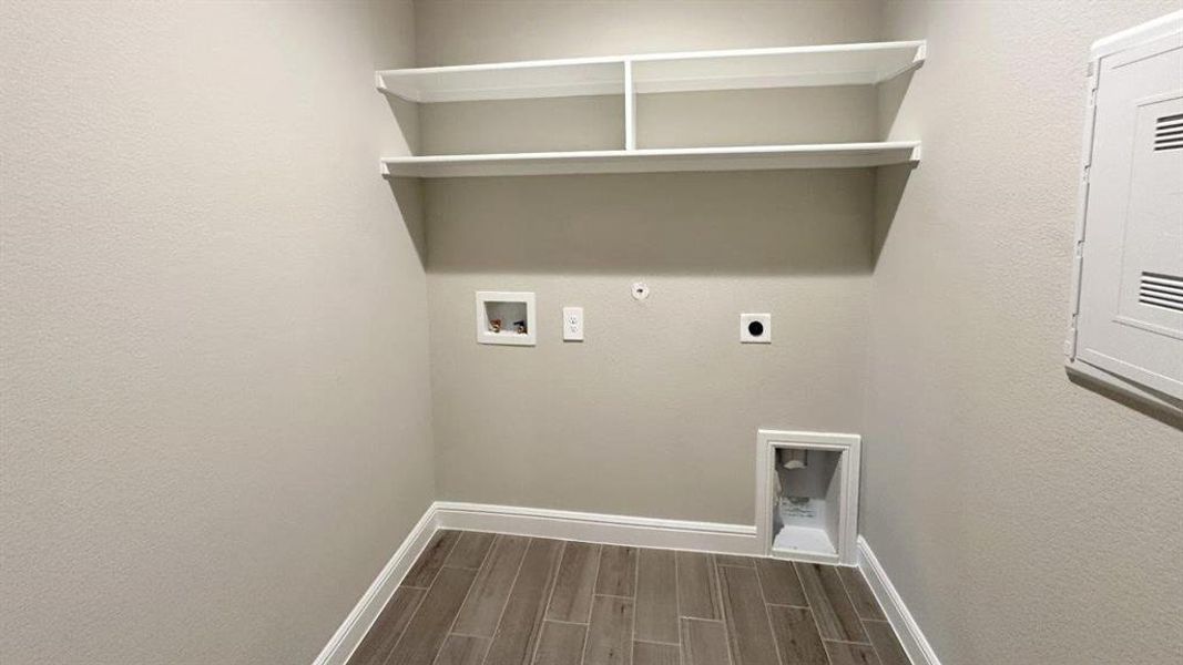 Spacious, unfurnished interior of a new home in Rock Creek Ranch, Fort Worth (Image 11).