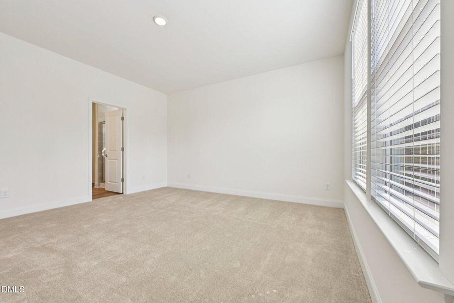 23-web-or-mls-Favored Ave-S2002-023 23-web-or-mls-Favored Ave-S2002-023