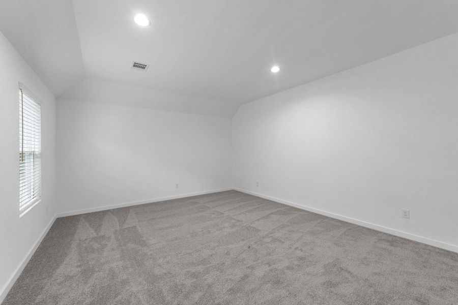 Spacious, unfurnished interior of a new home in Cypresswood Landing, Humble (Image 14).