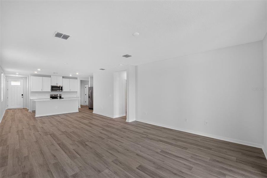 Spacious, unfurnished interior of a new home in Magnolia Bay - Premier Series, Nokomis (Image 32). Spacious, unfurnished interior of a new home in Magnolia Bay - Premier Series, Nokomis (Image 32).