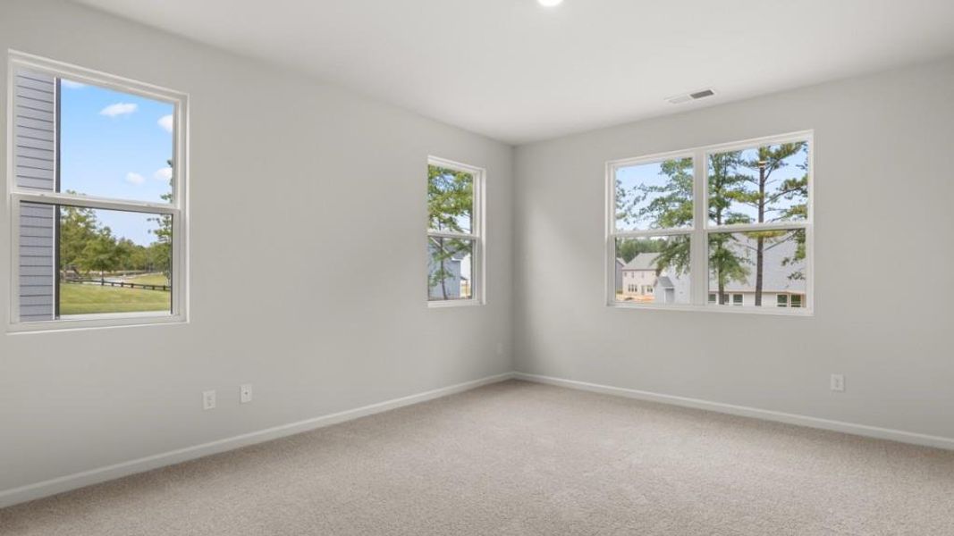 Spacious, unfurnished interior of a new home in Fairway 17 at Mirror Lake, Villa Rica (Image 24).