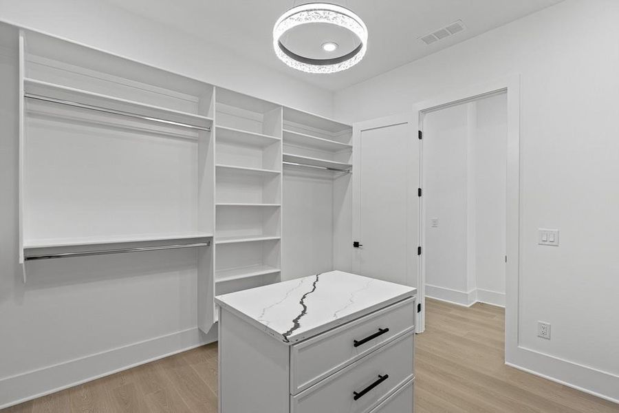 Image 36 of a home in .