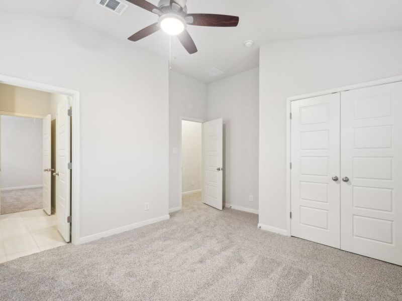 Spacious, unfurnished interior of a new home in Sagebrooke - Classic Series, San Antonio (Image 23).