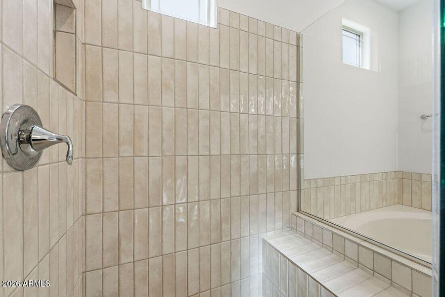 hj-az-phoenix-legado-landmark-cambridge- hj-az-phoenix-legado-landmark-cambridge-