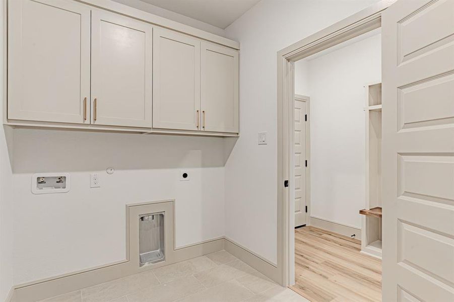 Spacious, unfurnished interior of a new home in , Granbury (Image 18).