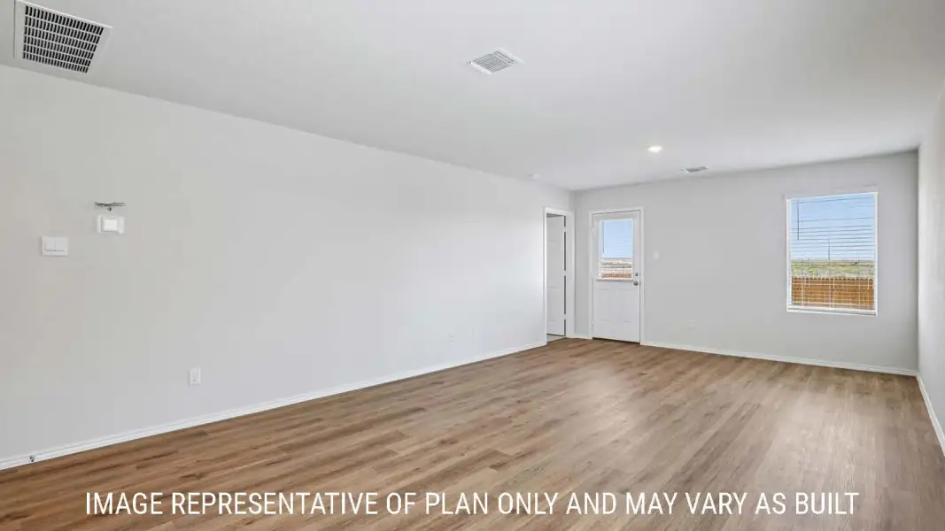 Spacious, unfurnished interior of a new home in Reynolds Crossing, Killeen (Image 13).