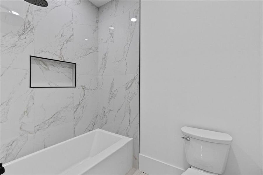 Furnished interior view inside a new home in , Bethlehem (Image 17).