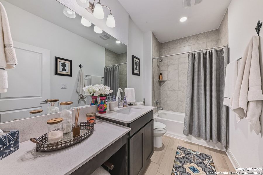 Furnished interior view inside a new home in La Cima, San Marcos (Image 29). Furnished interior view inside a new home in La Cima, San Marcos (Image 29).