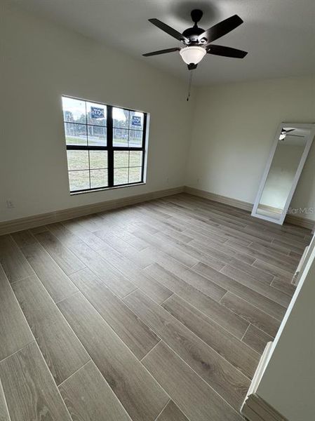 Spacious, unfurnished interior of a new home in , Okeechobee (Image 19).