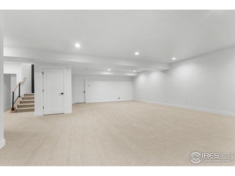 Spacious, unfurnished interior of a new home in , Fort Collins (Image 33).