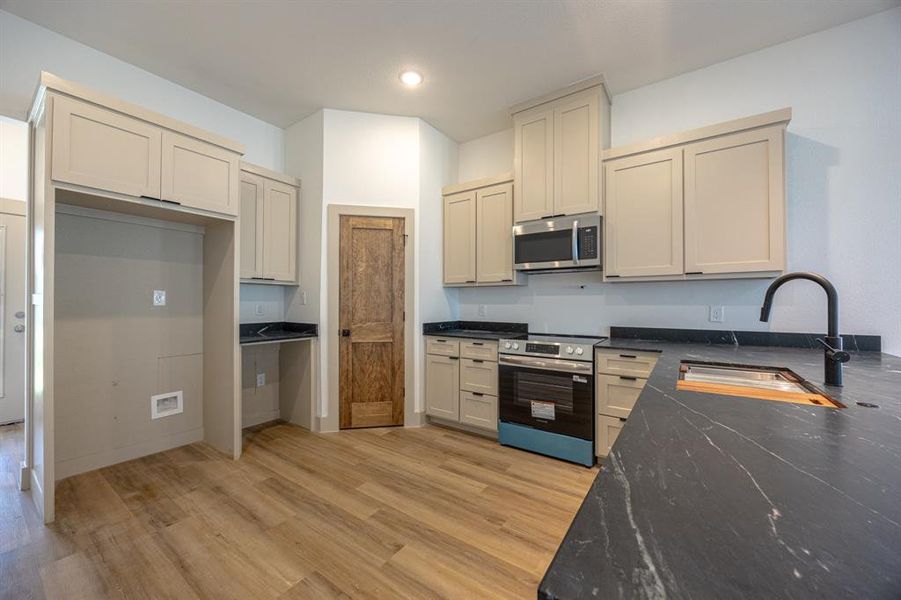 Furnished interior view inside a new home in , Fort Worth (Image 6). Furnished interior view inside a new home in , Fort Worth (Image 6).