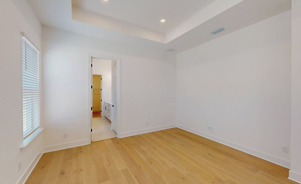 Spacious, unfurnished interior of a new home in Seven Pines, Jacksonville (Image 12).