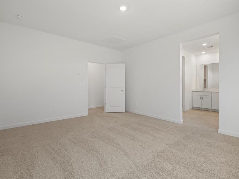 Spacious, unfurnished interior of a new home in Silva Farms - Estate Series, Goodyear (Image 10).