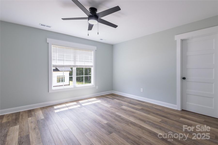 Spacious, unfurnished interior of a new home in , Stanley (Image 24).