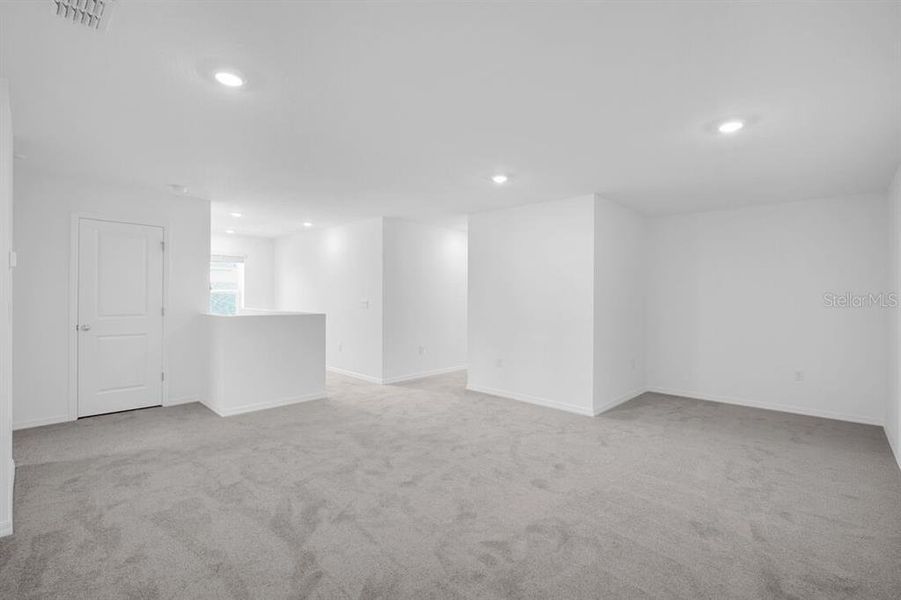 Spacious, unfurnished interior of a new home in Cove at Coasterra, Palmetto (Image 22).