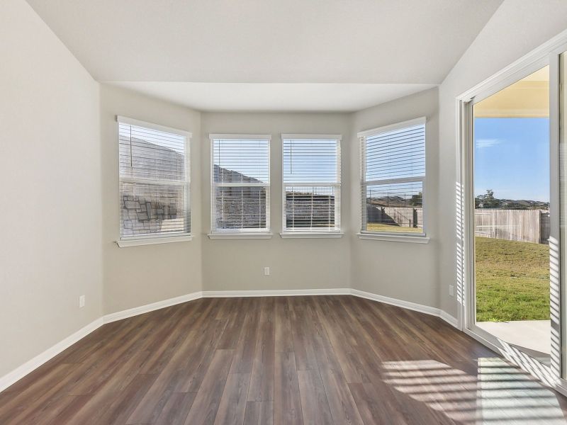 Spacious, unfurnished interior of a new home in Big Sky Ranch - Executive Collection, Dripping Springs (Image 10).