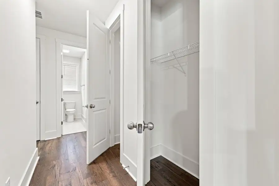 Spacious, unfurnished interior of a new home in , Ravenel (Image 18).